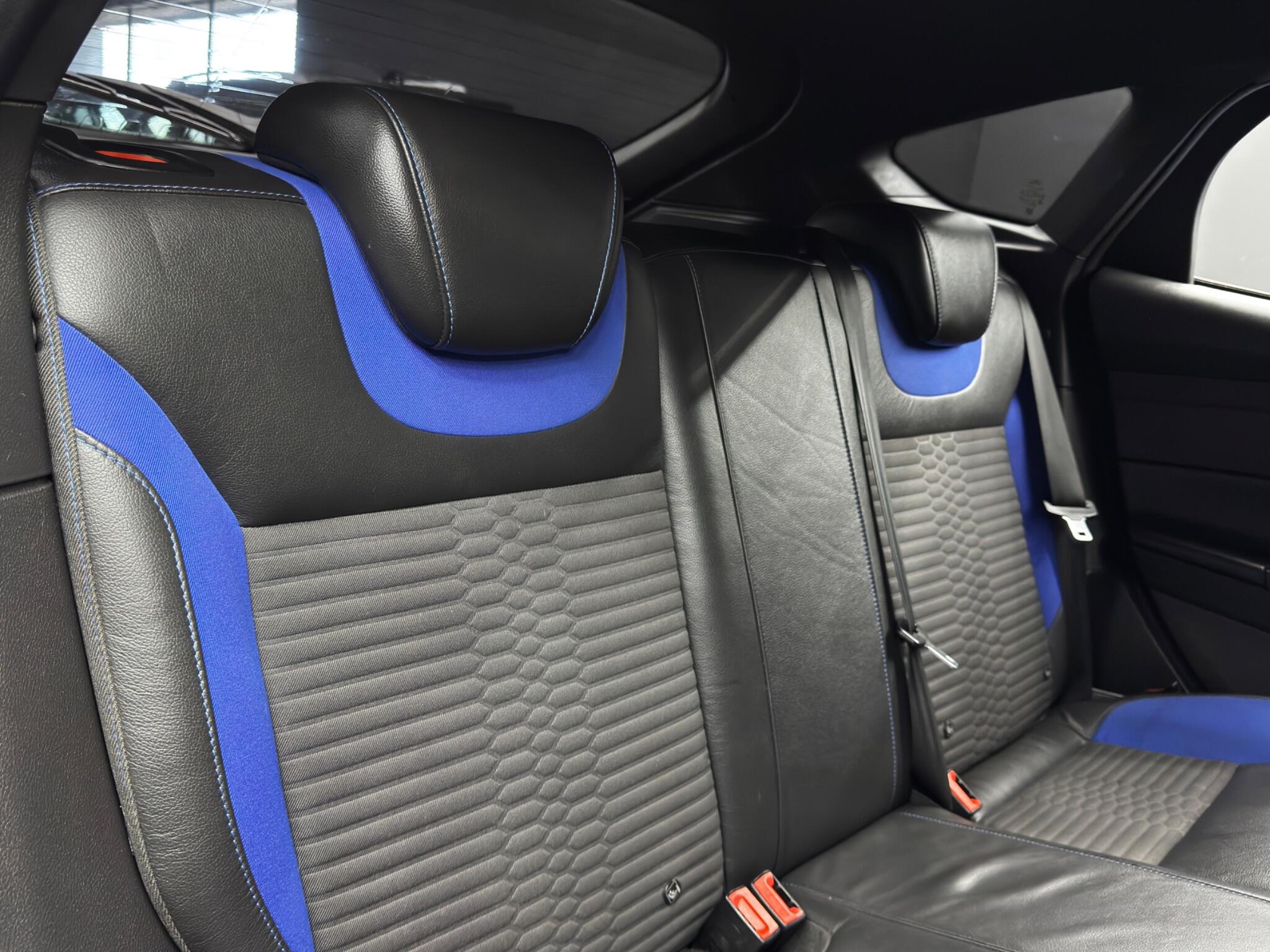 Ford Focus view 15