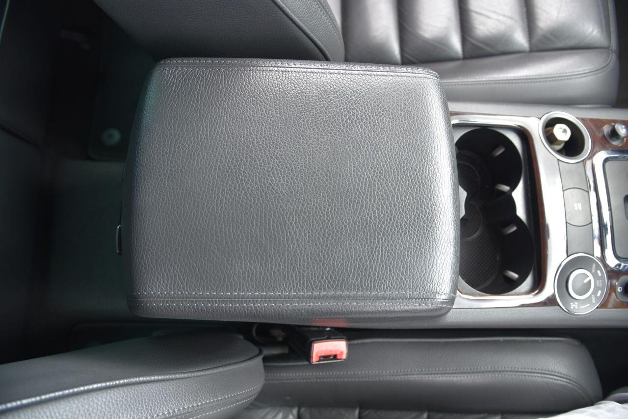 Volkswagen Touareg view 34