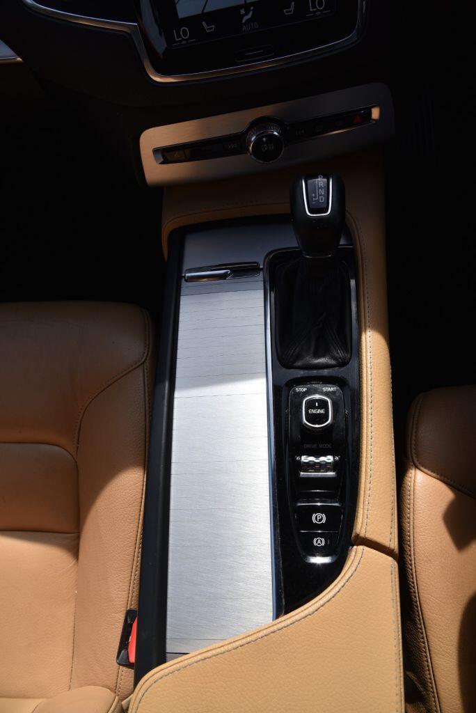 Volvo XC90 view 46