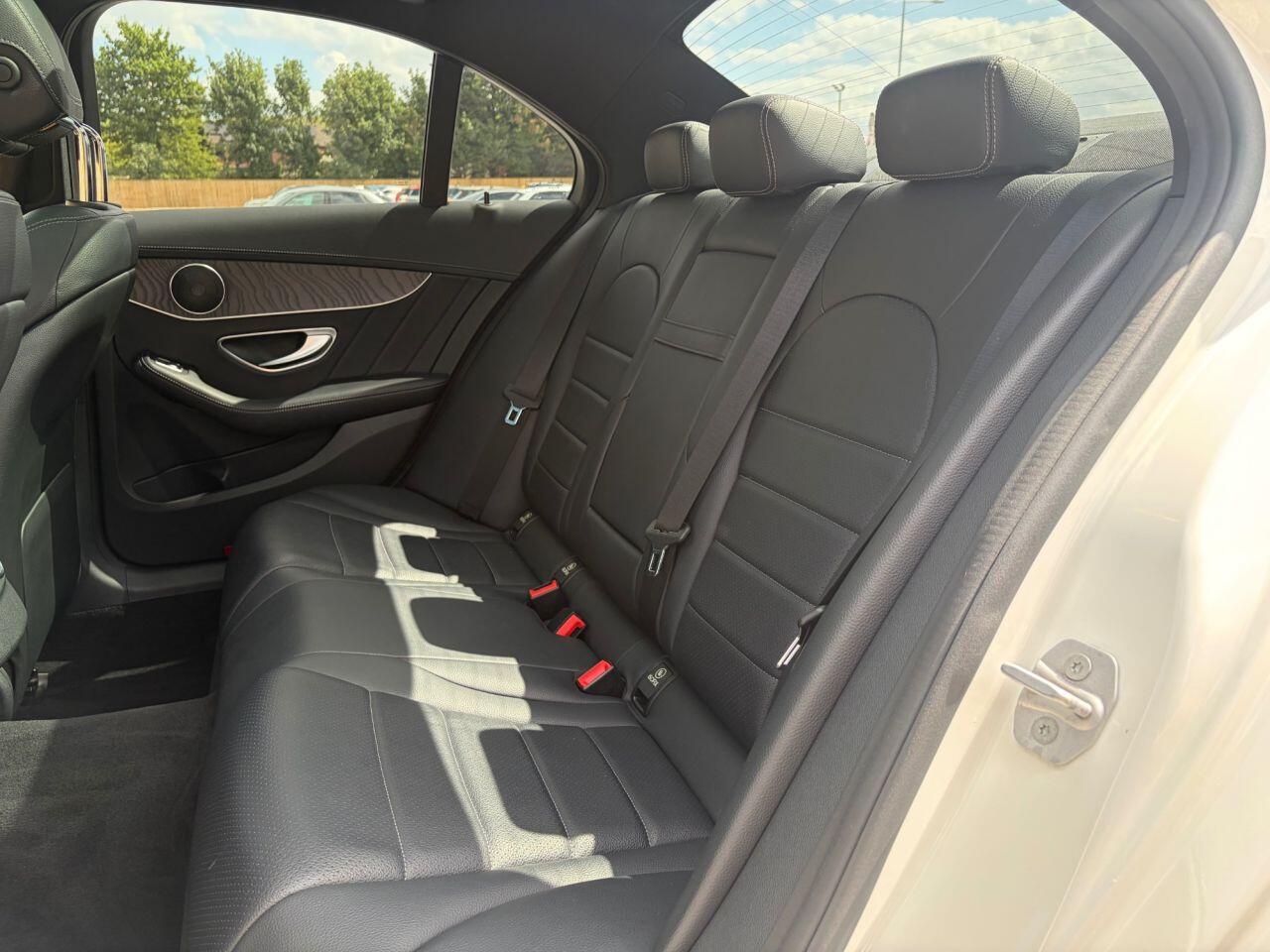 Mercedes-Benz C-Class view 24