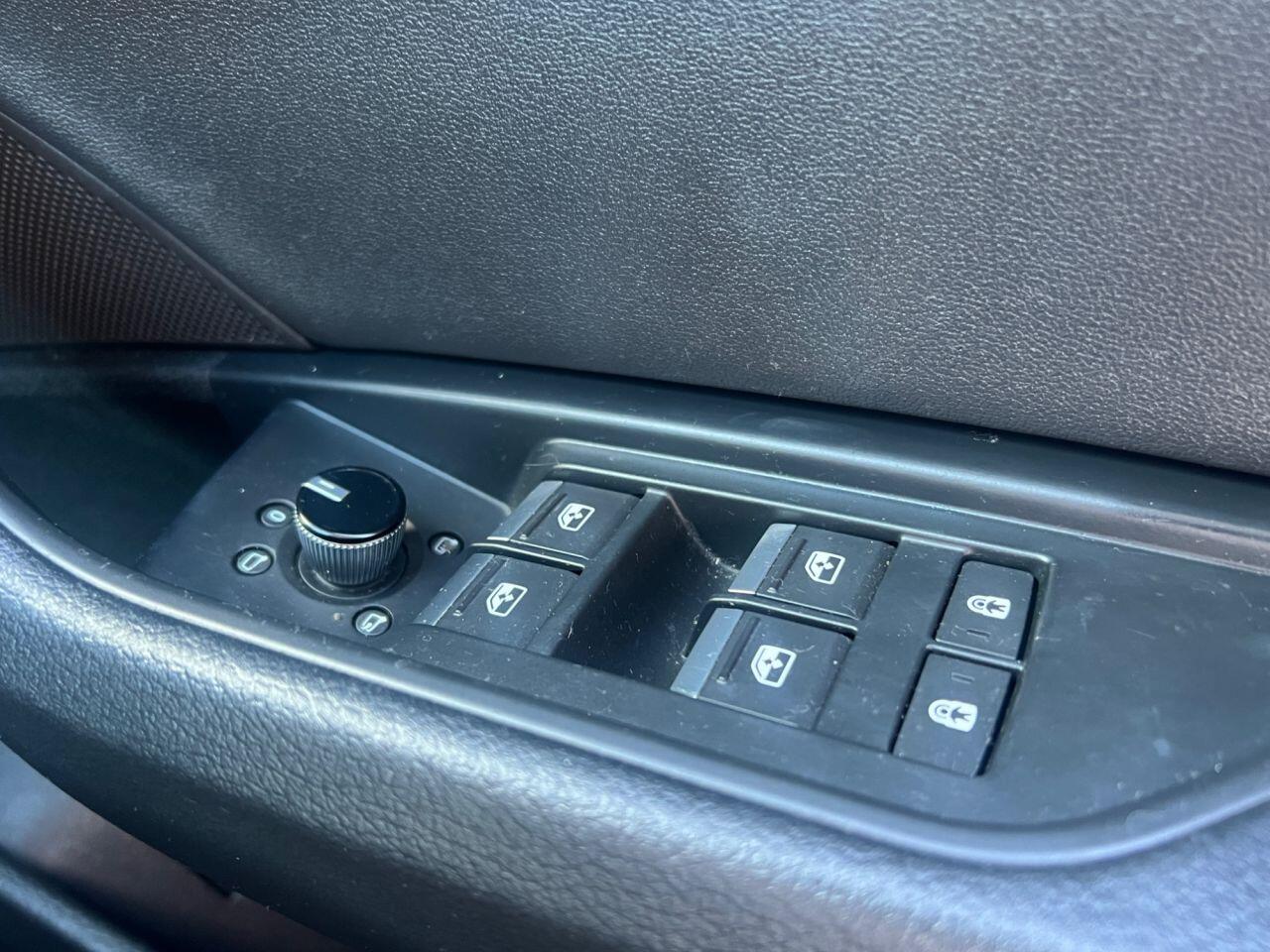 Audi Q8 E-Tron view 28