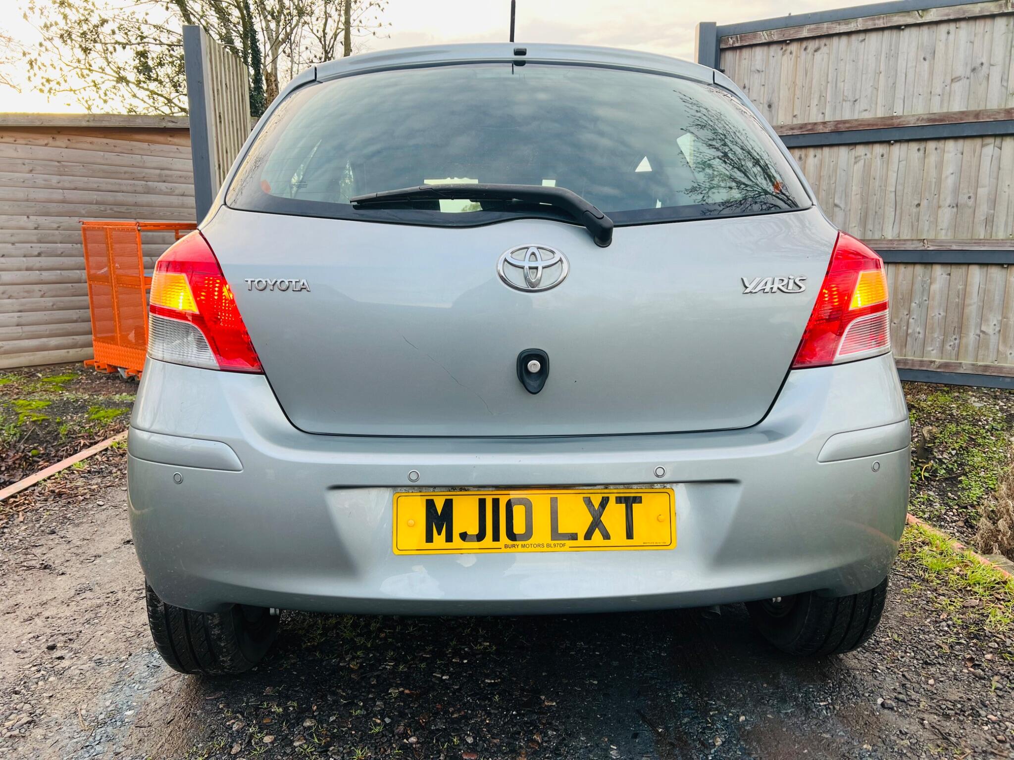 2010 Toyota Yaris 1.33 Dual VVT-i TR Euro 4 (s/s) 3dr • 91,593 miles image 7