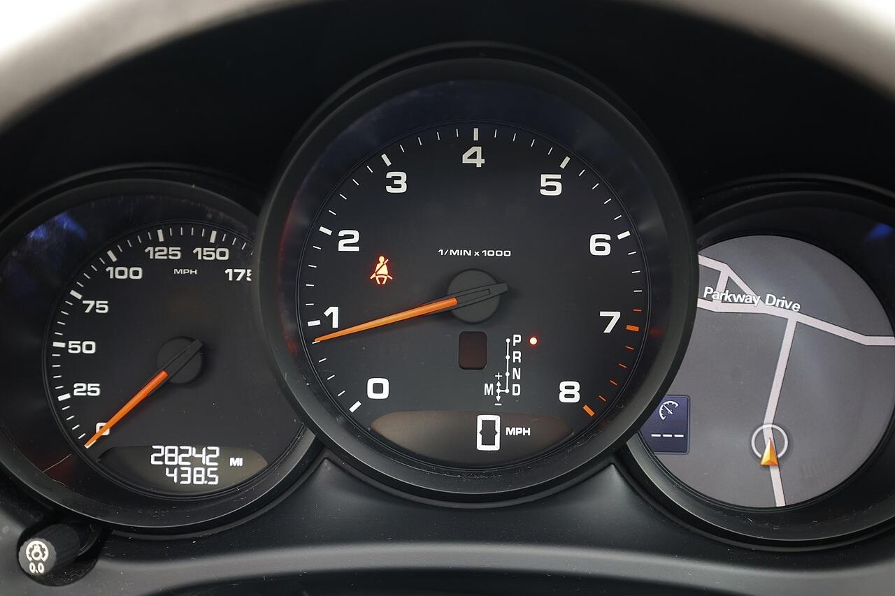 Porsche Macan view 19