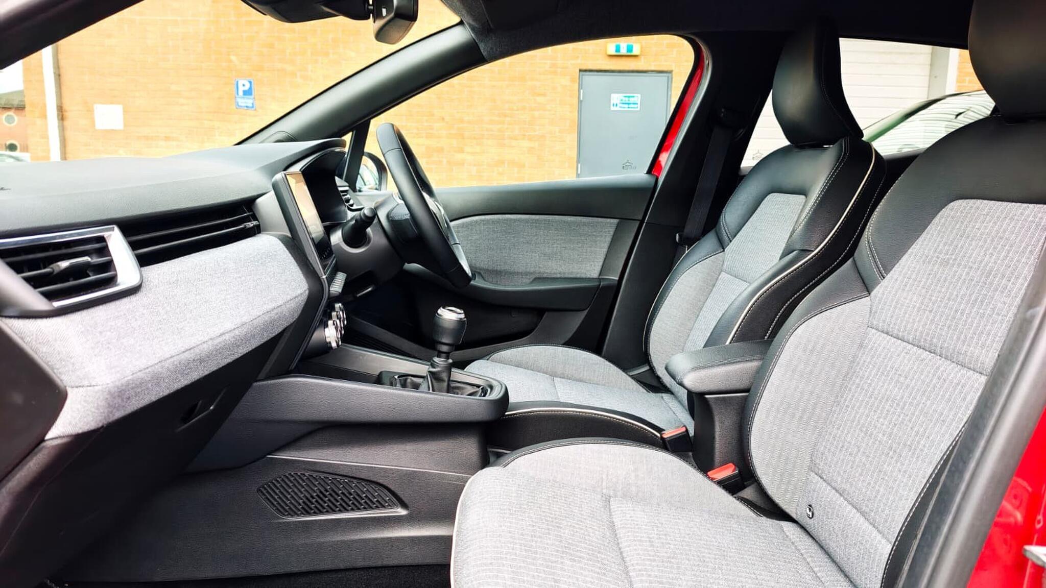 Renault Clio view 20
