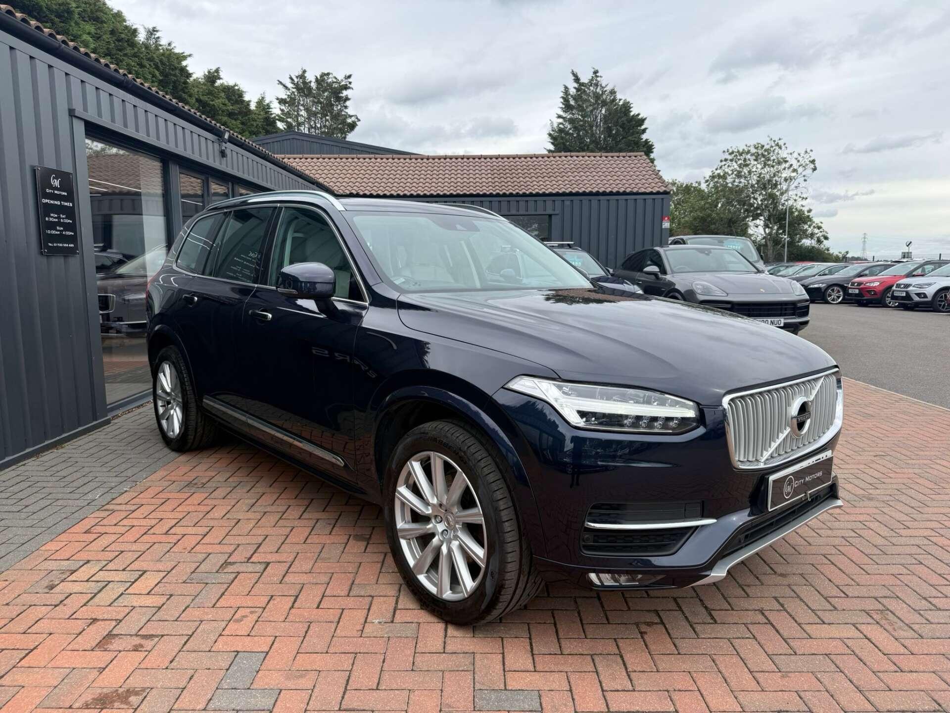 Volvo XC90 view 16