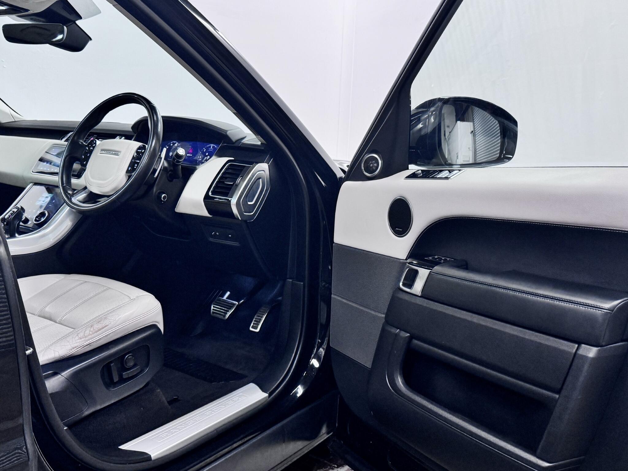 Land Rover Range Rover Sport view 14