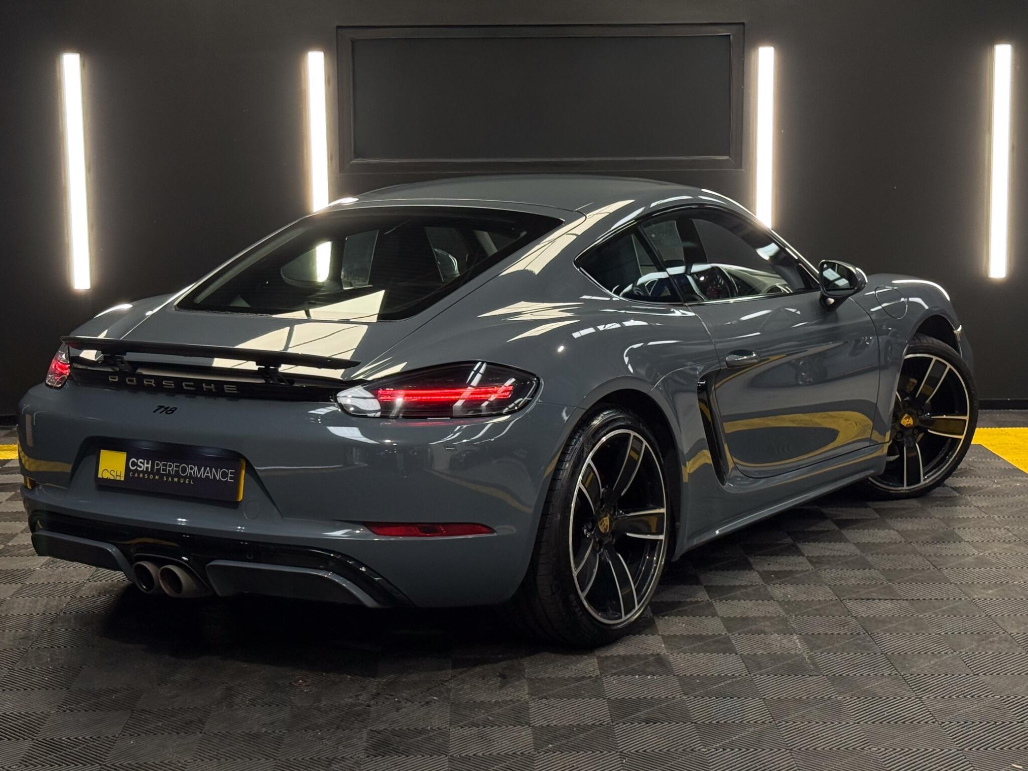 Porsche Cayman view 5