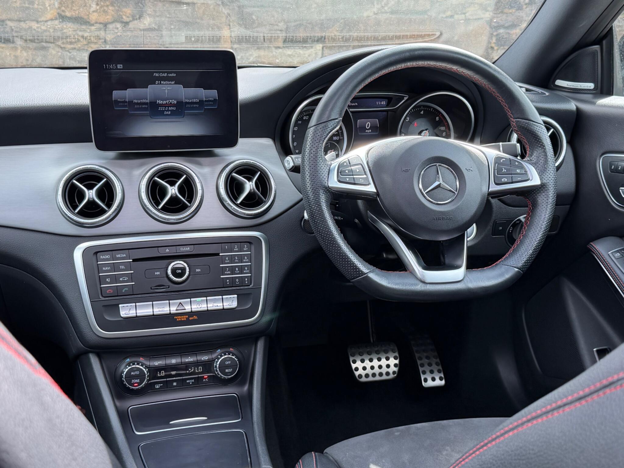 Mercedes-Benz Cla view 27