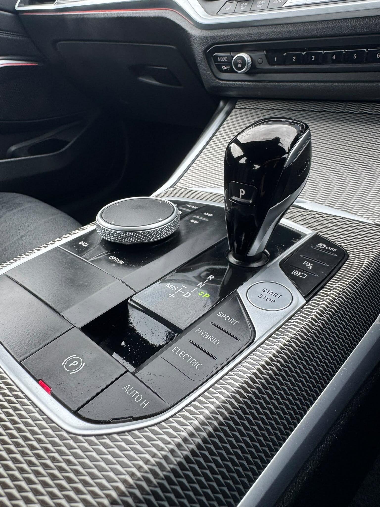 BMW 3 Series view 35