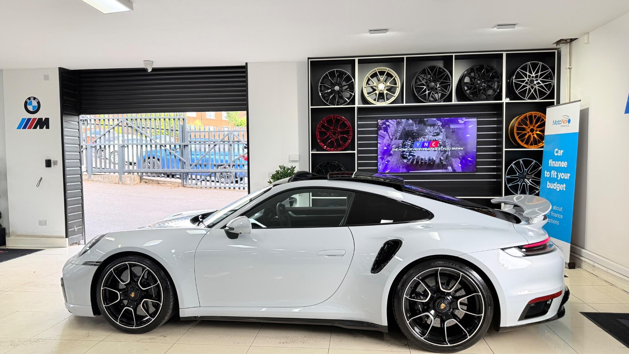 Porsche 911 view 58