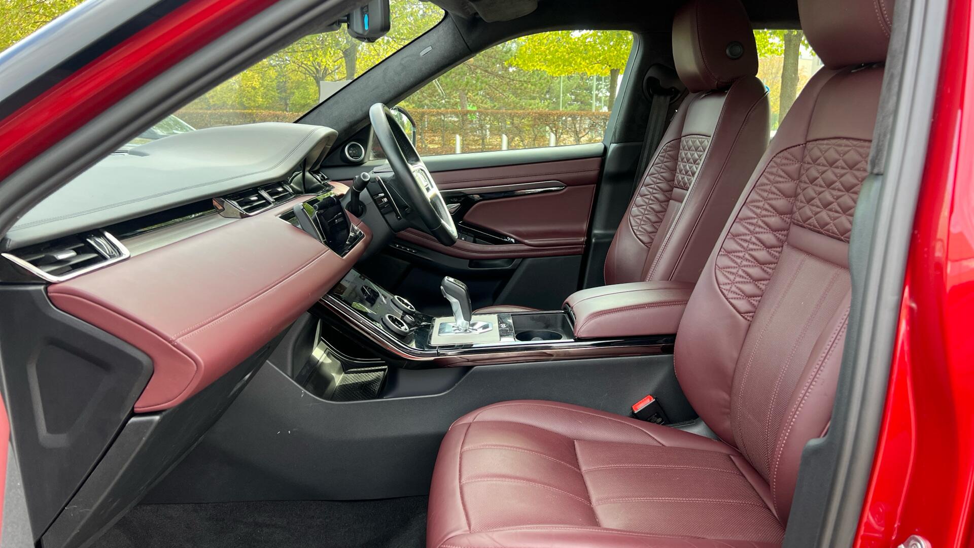 Land Rover Range Rover Evoque view 3