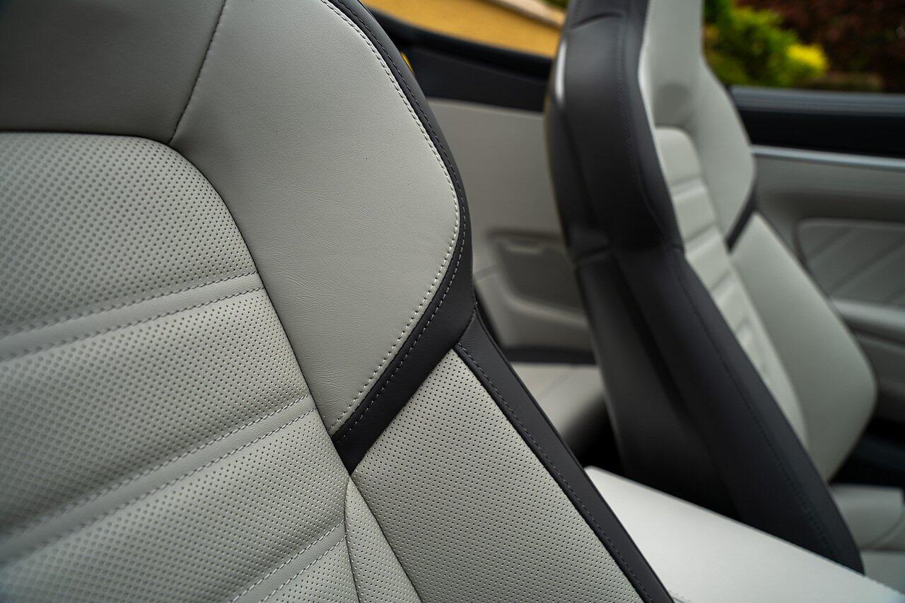 Porsche 911 view 52