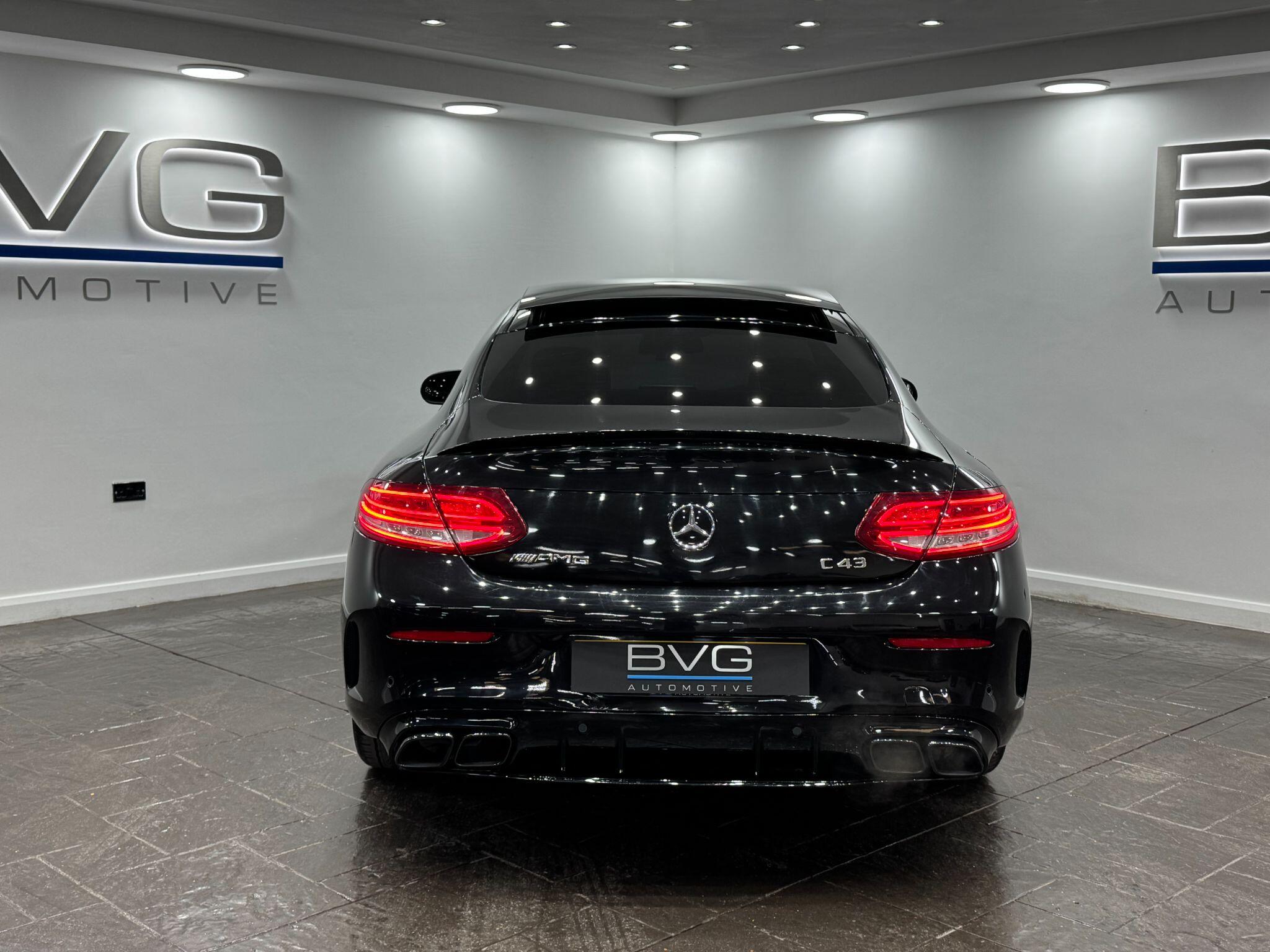 Mercedes-Benz C-Class view 8