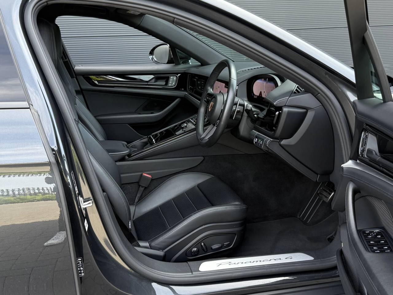 Porsche Panamera view 9