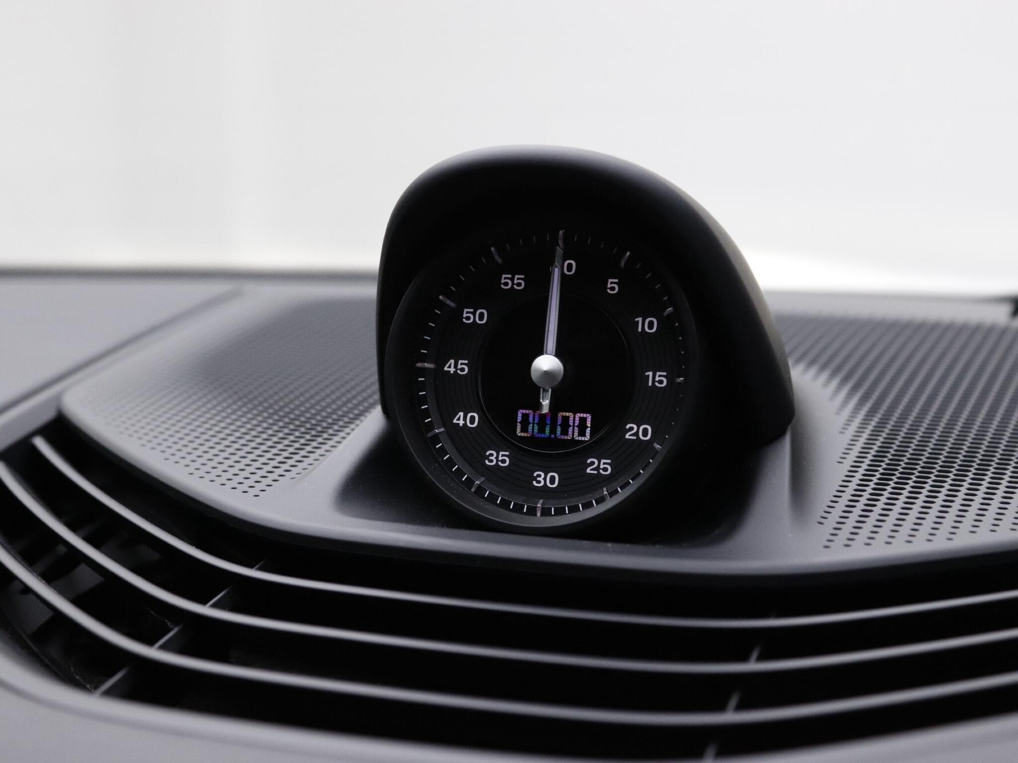 Porsche Taycan view 17