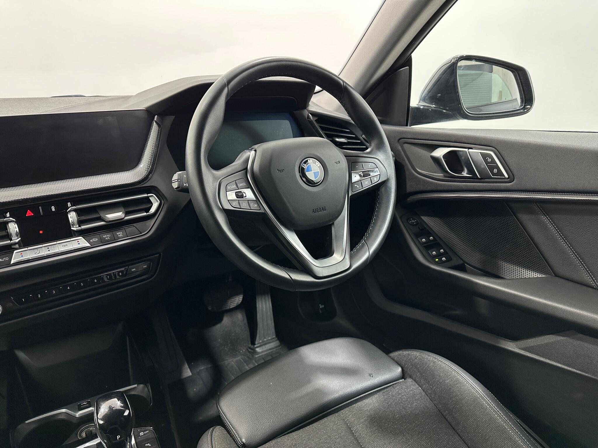 BMW 2 Series view 12