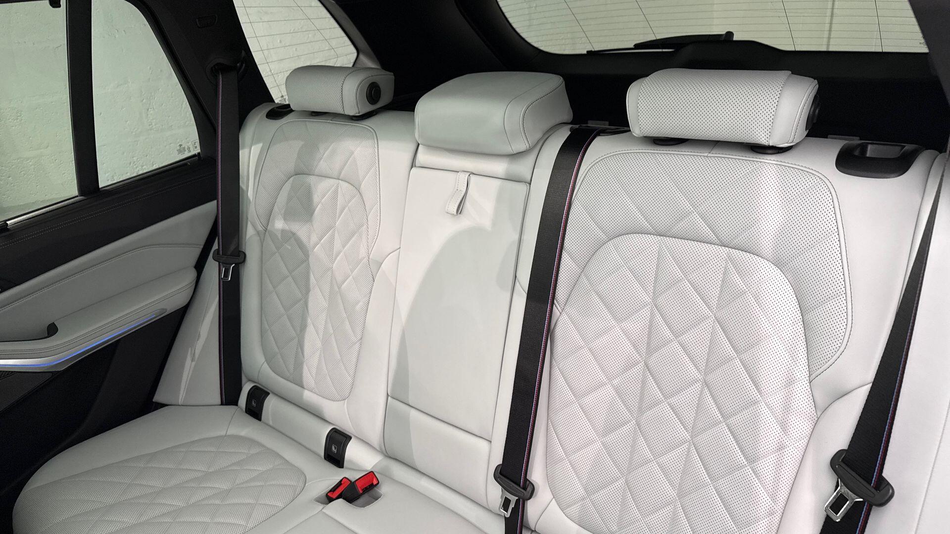 BMW X5 view 12