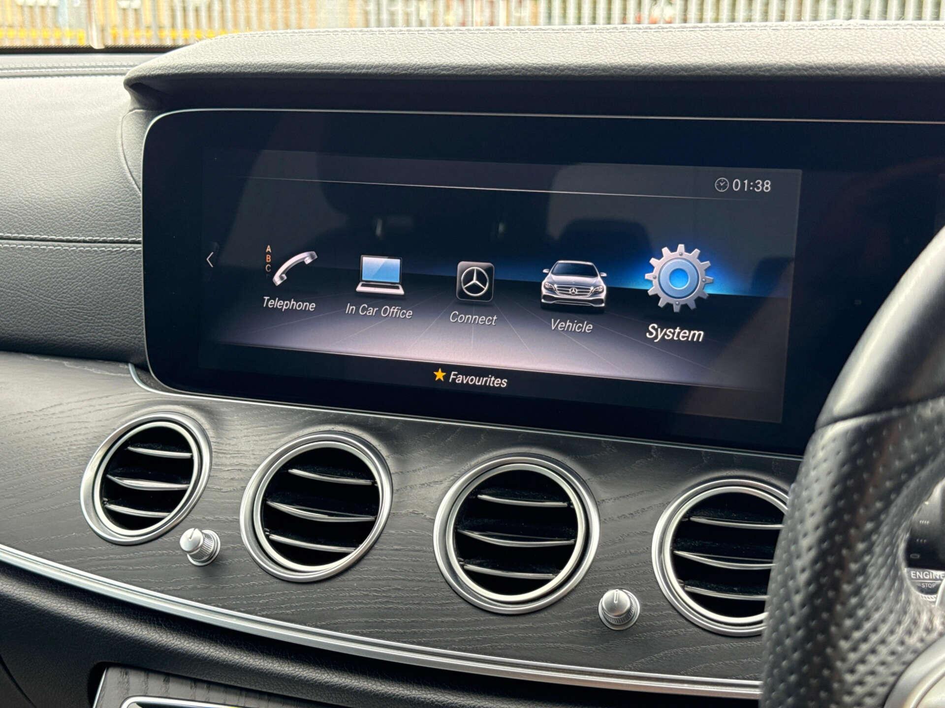 Mercedes-Benz E Class view 61