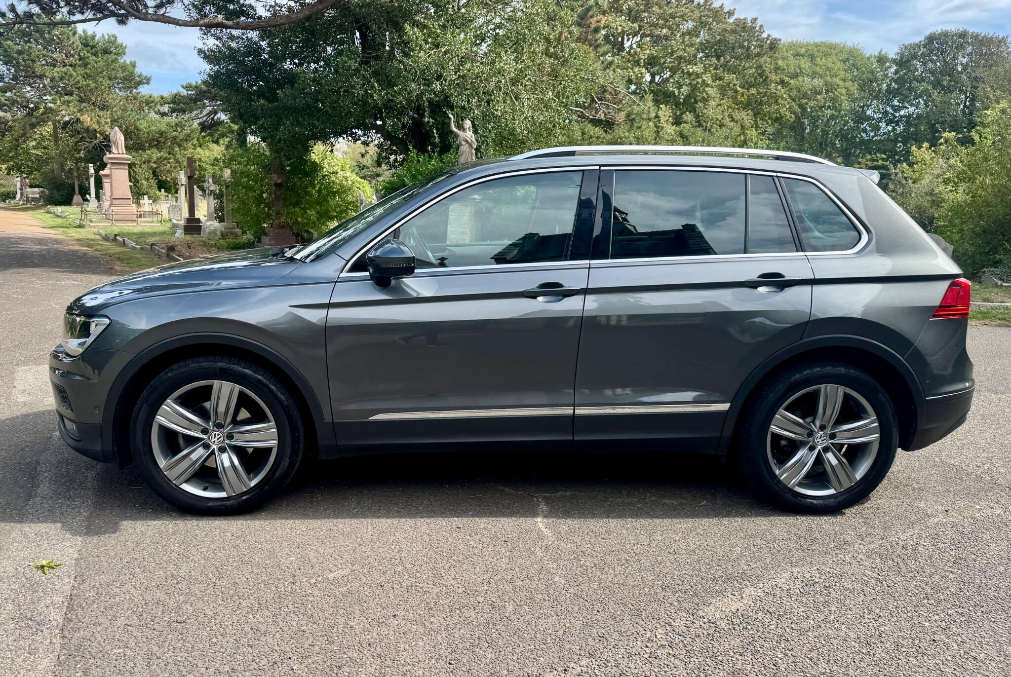 Volkswagen Tiguan view 14