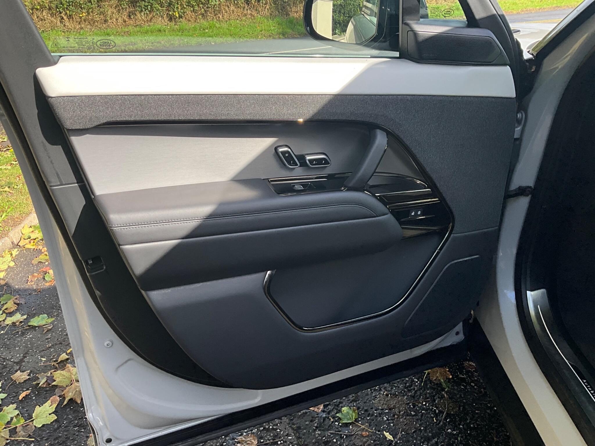 Land Rover Range Rover Sport view 18