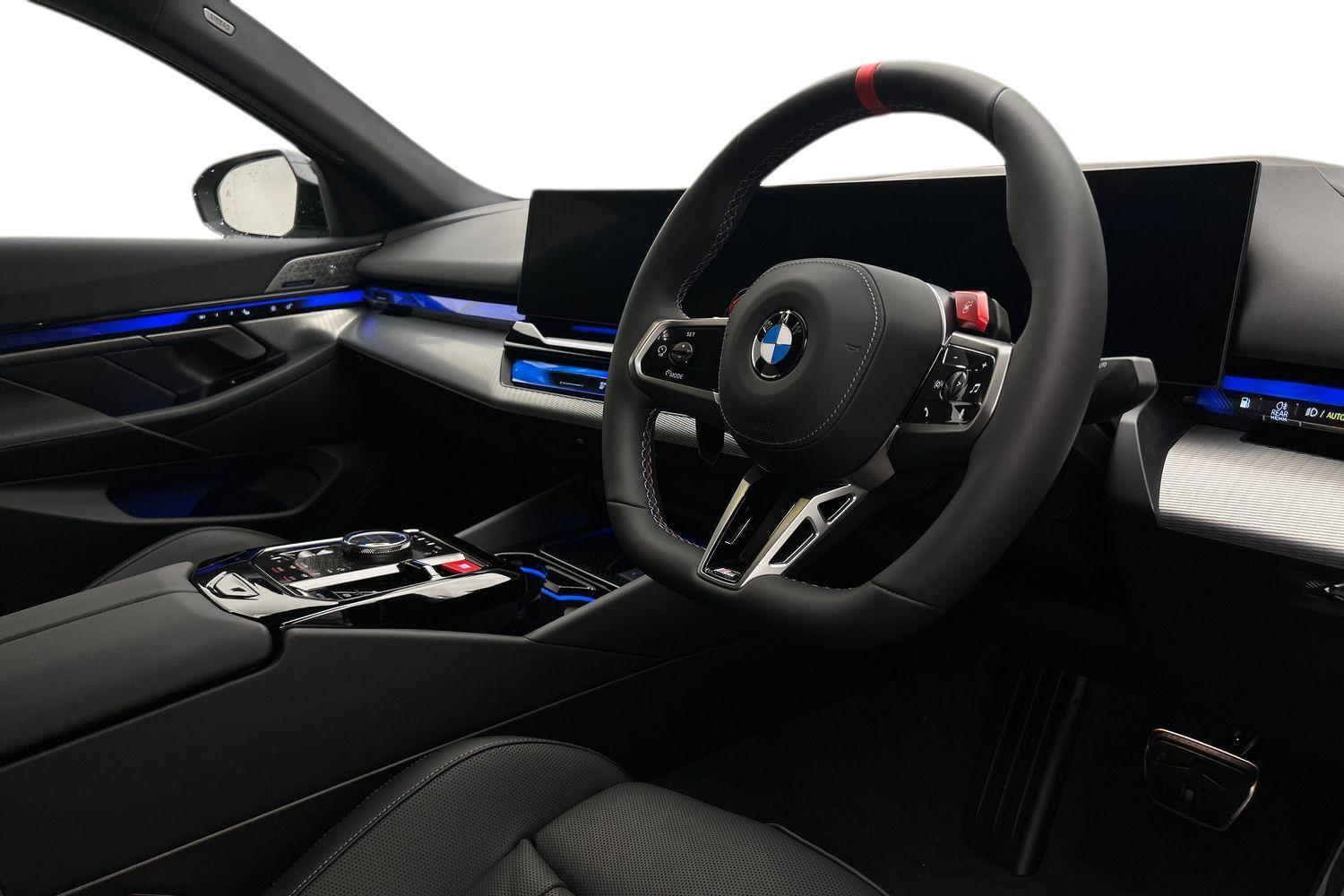 BMW M5 view 6