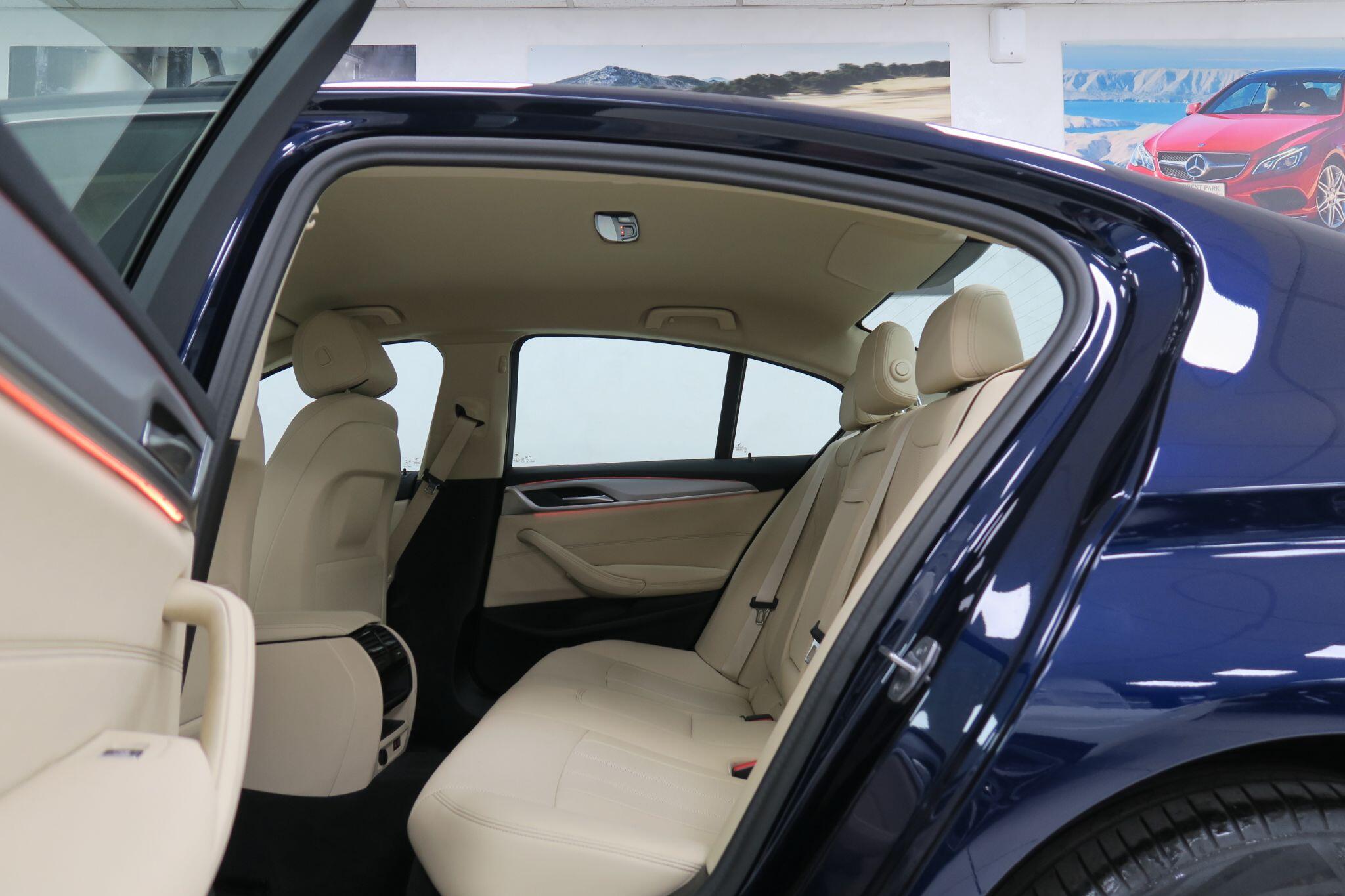 BMW 5 Series view 12