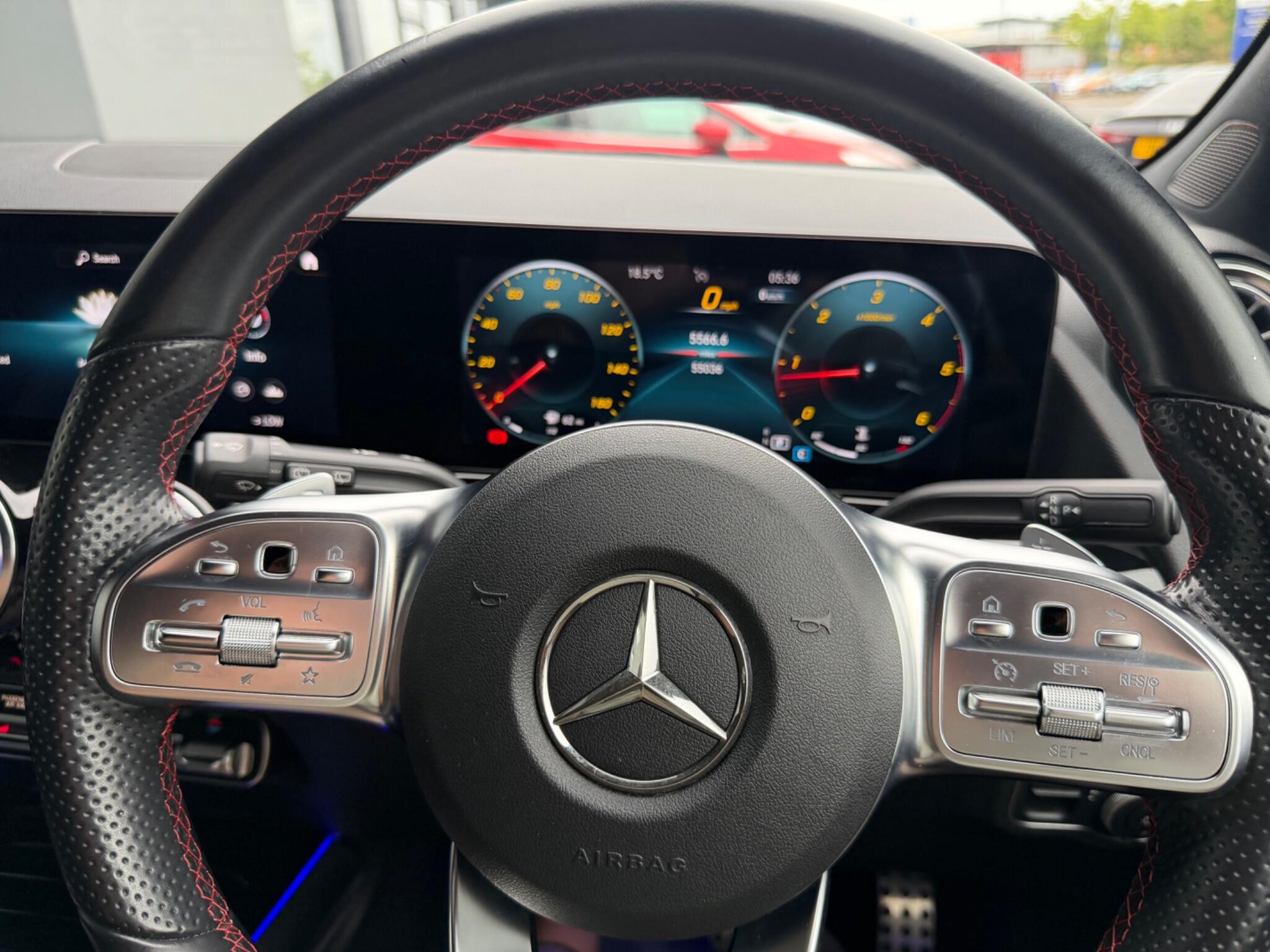 Mercedes-Benz Gla view 14