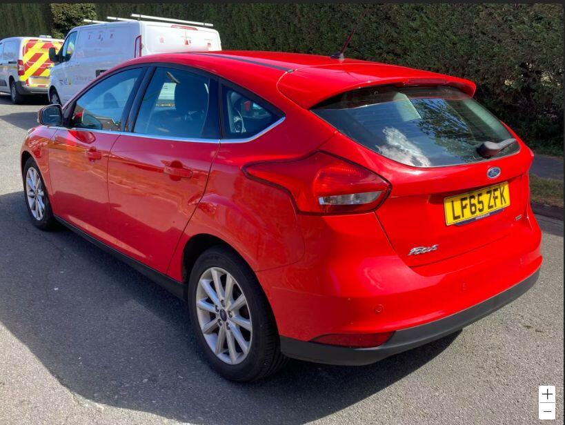 Ford Focus view 7