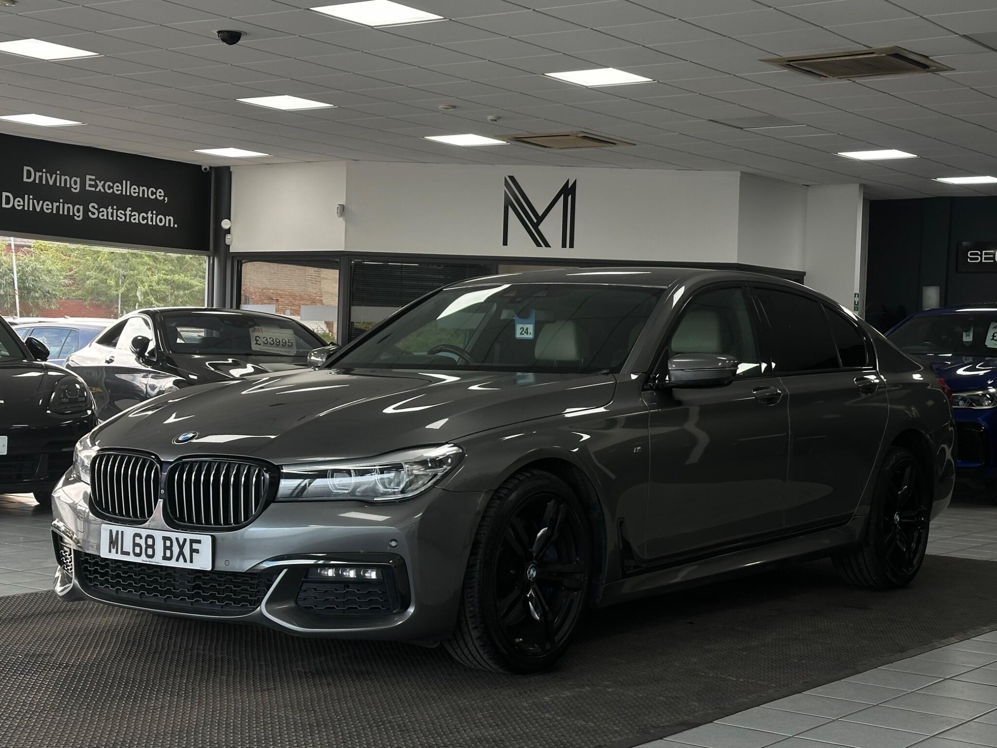 BMW 7 Series view 7