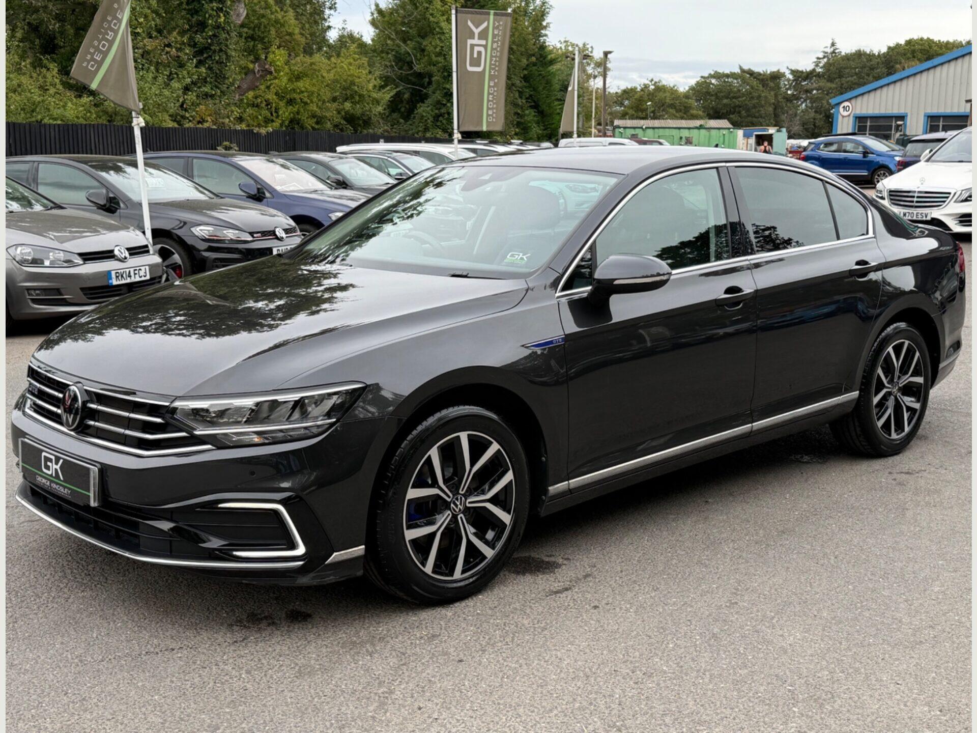 Volkswagen Passat view 11