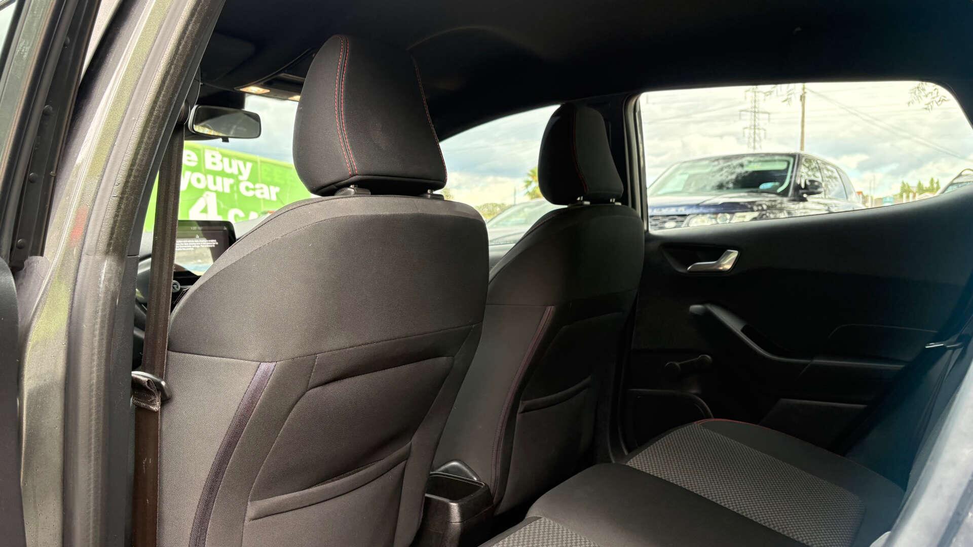 Ford Fiesta view 14