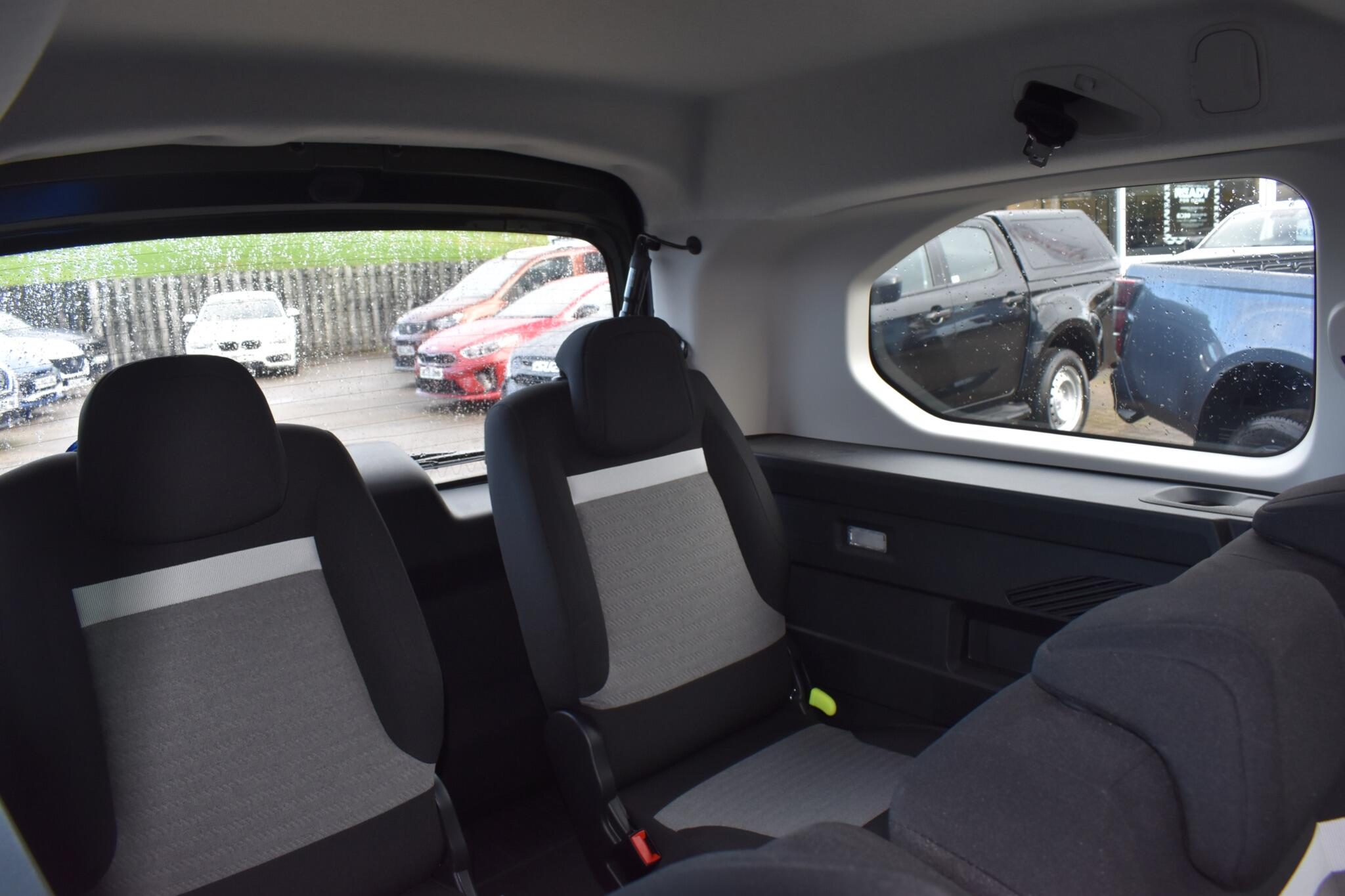 e-Berlingo - 52kWh PLUS XL Auto 5dr (7.4kW Charger) - Image 8