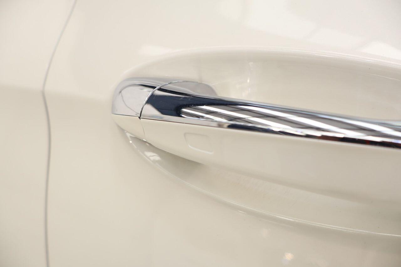 Mercedes-Benz E-Class view 8