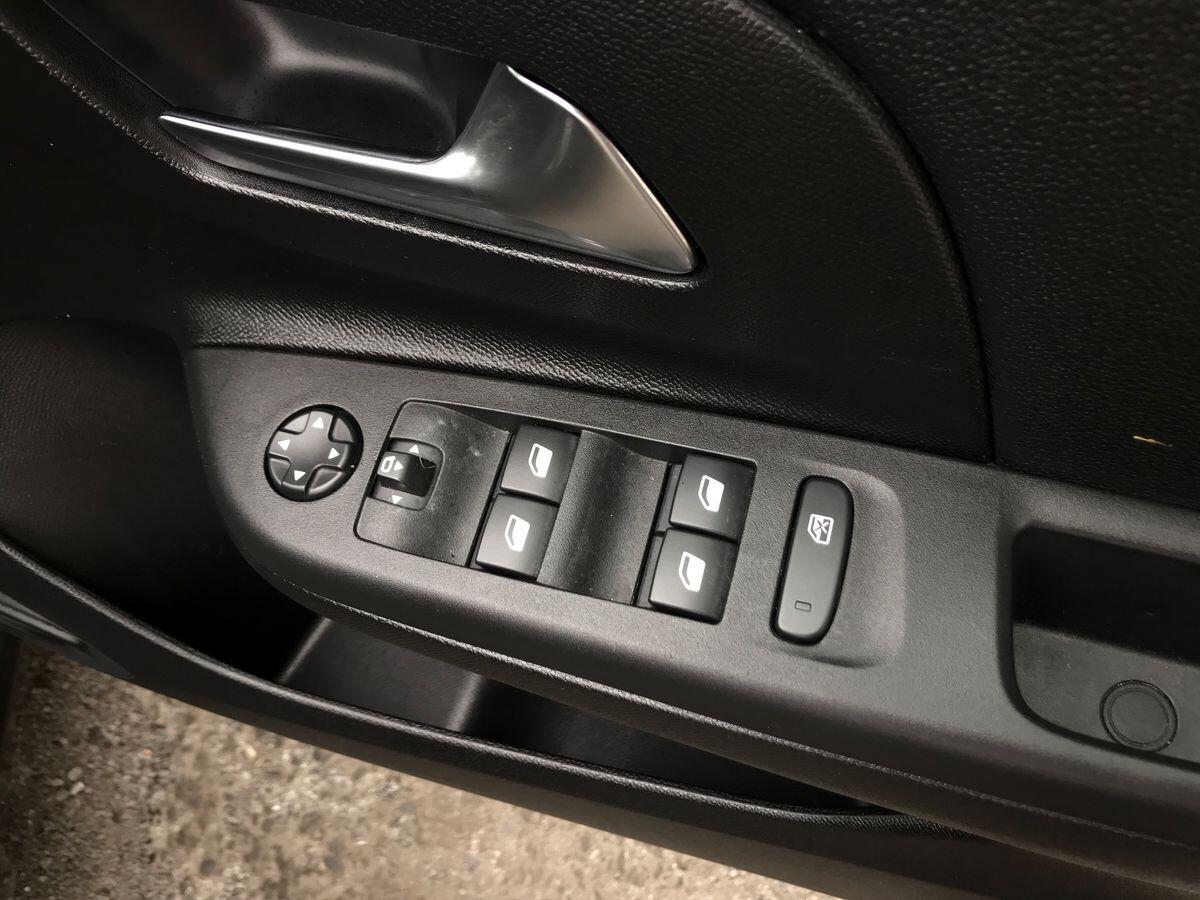 Vauxhall Corsa view 17