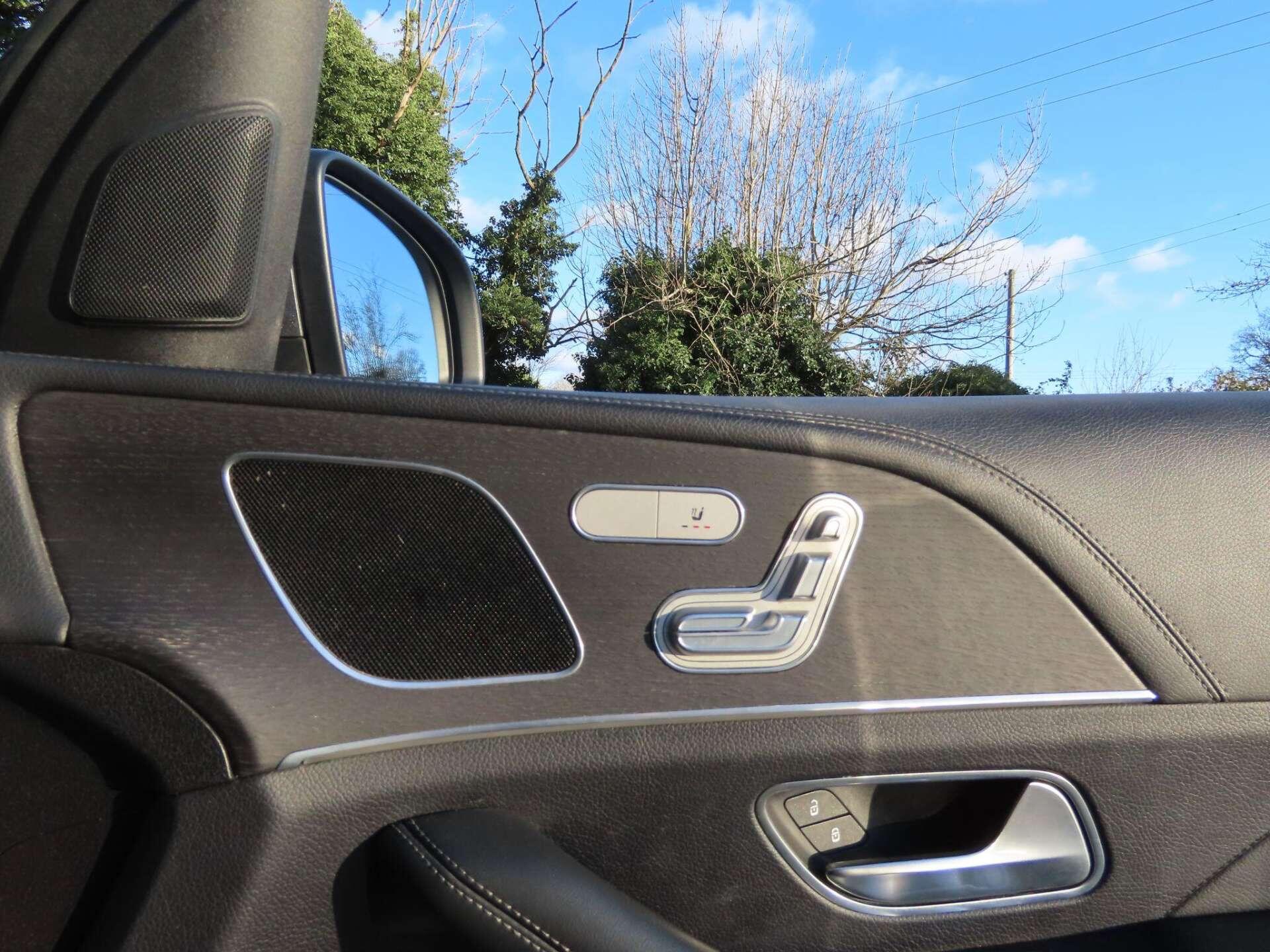 Mercedes-Benz Gle view 15