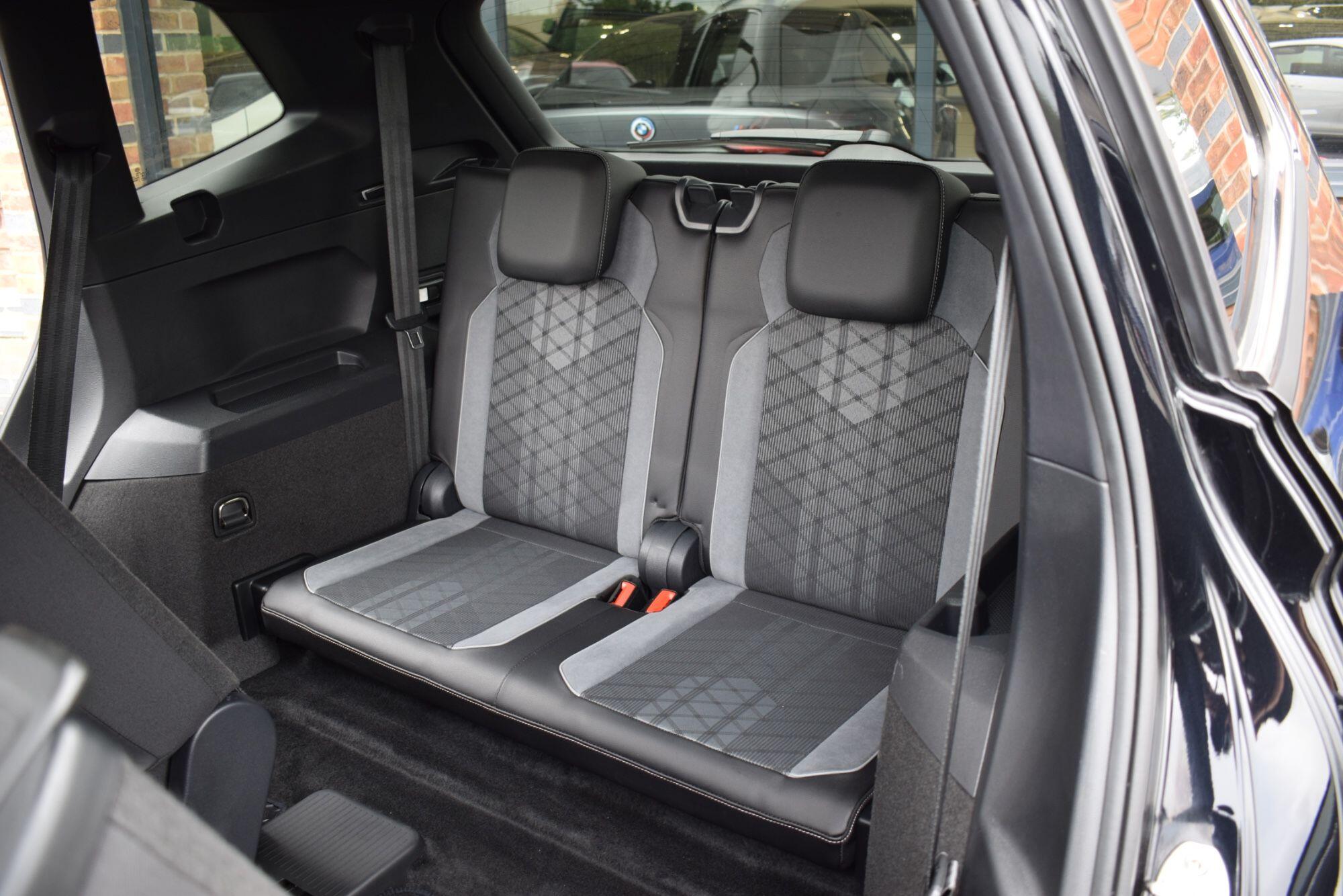 Volkswagen Tiguan Allspace view 26