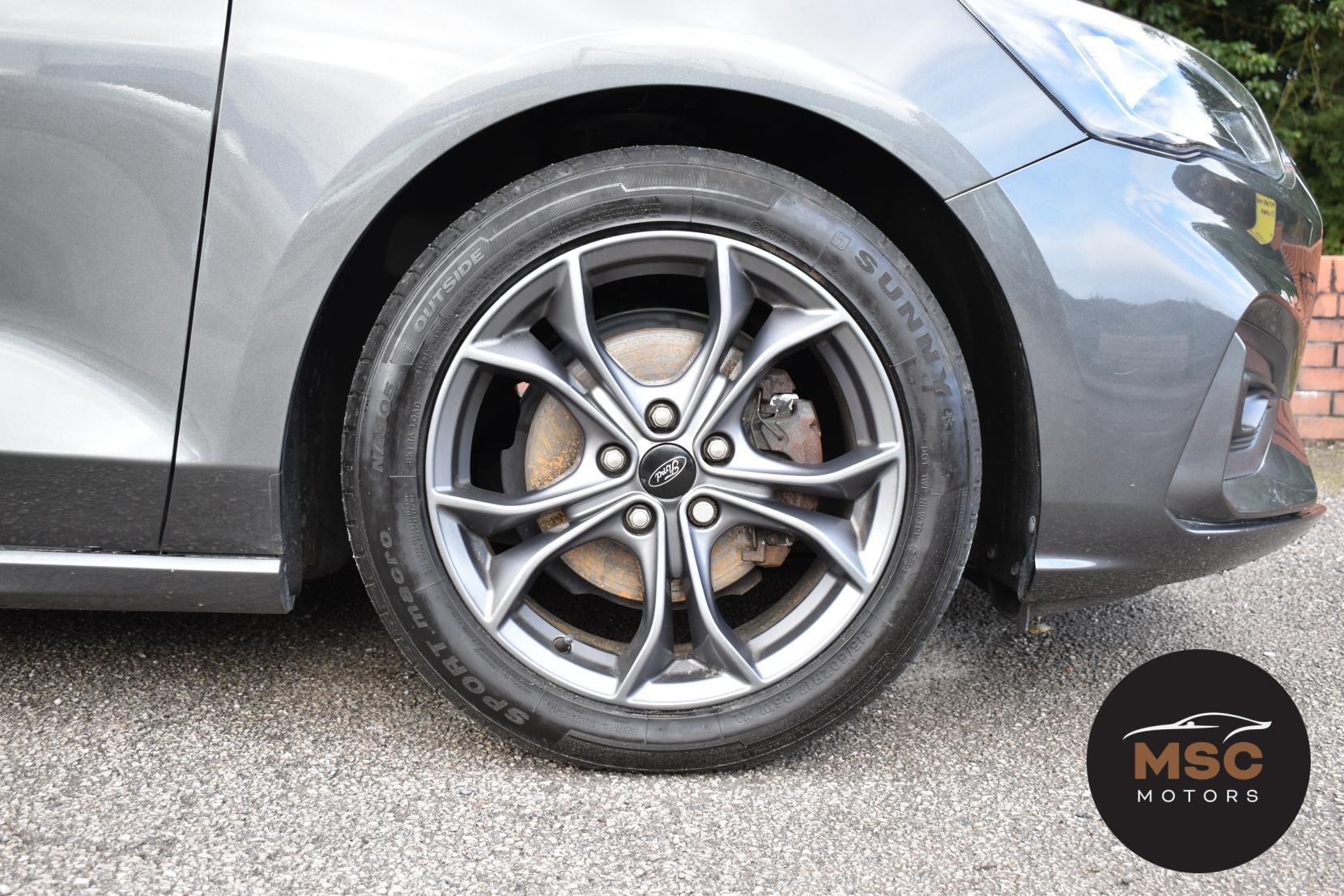Ford Focus view 25