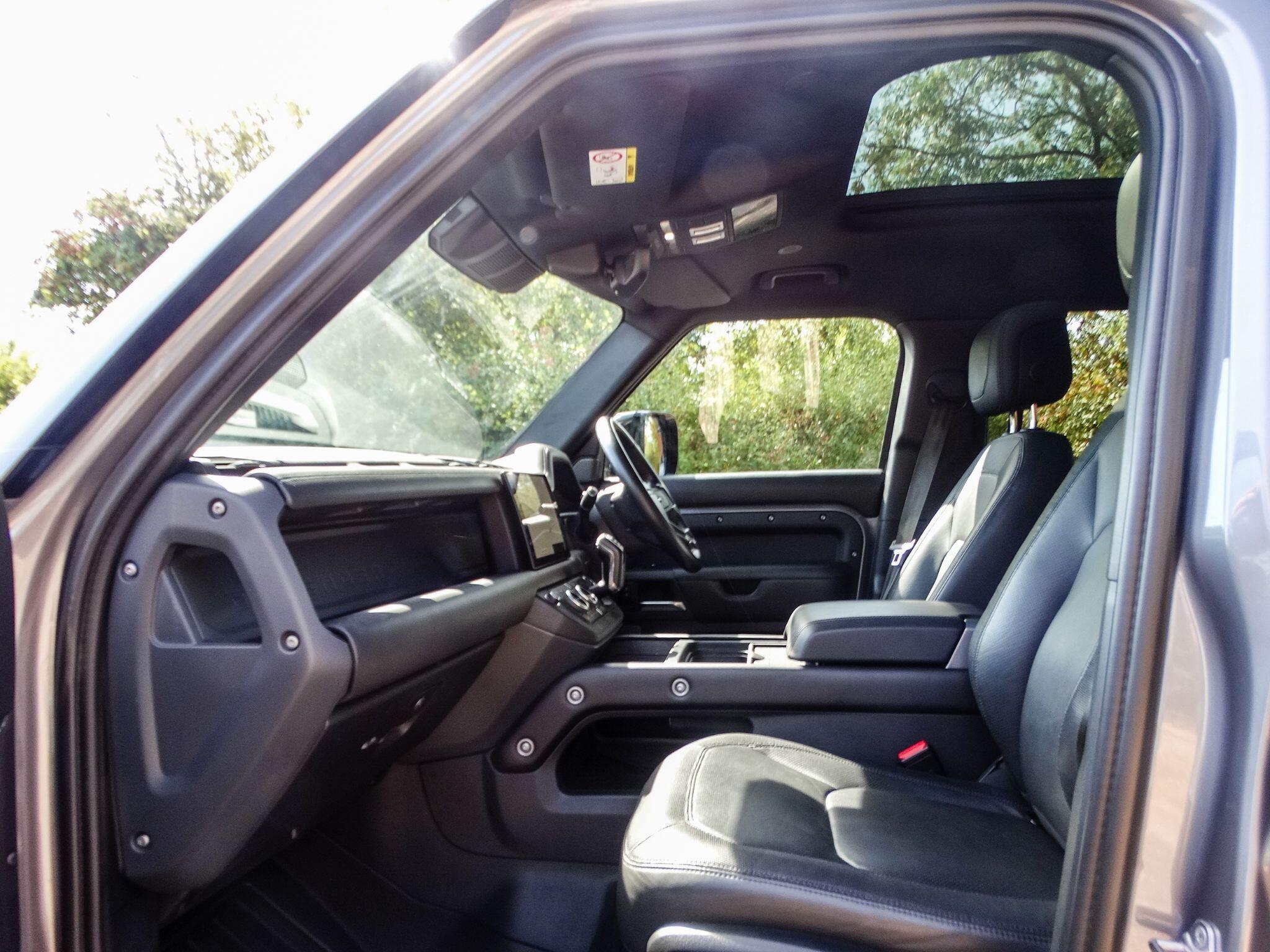 Land Rover Defender 110 view 3
