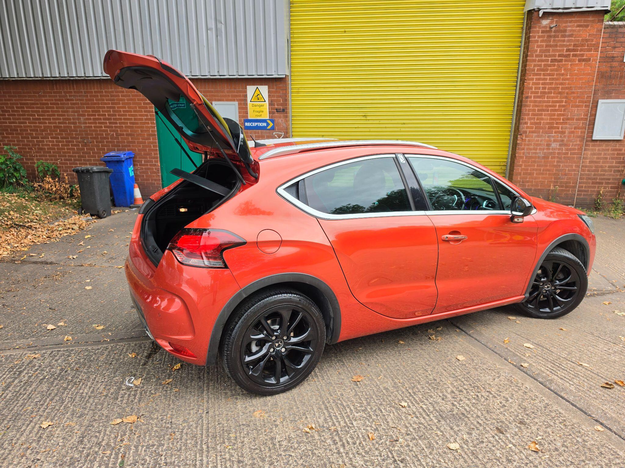 DS Automobiles DS 4 Crossback view 9
