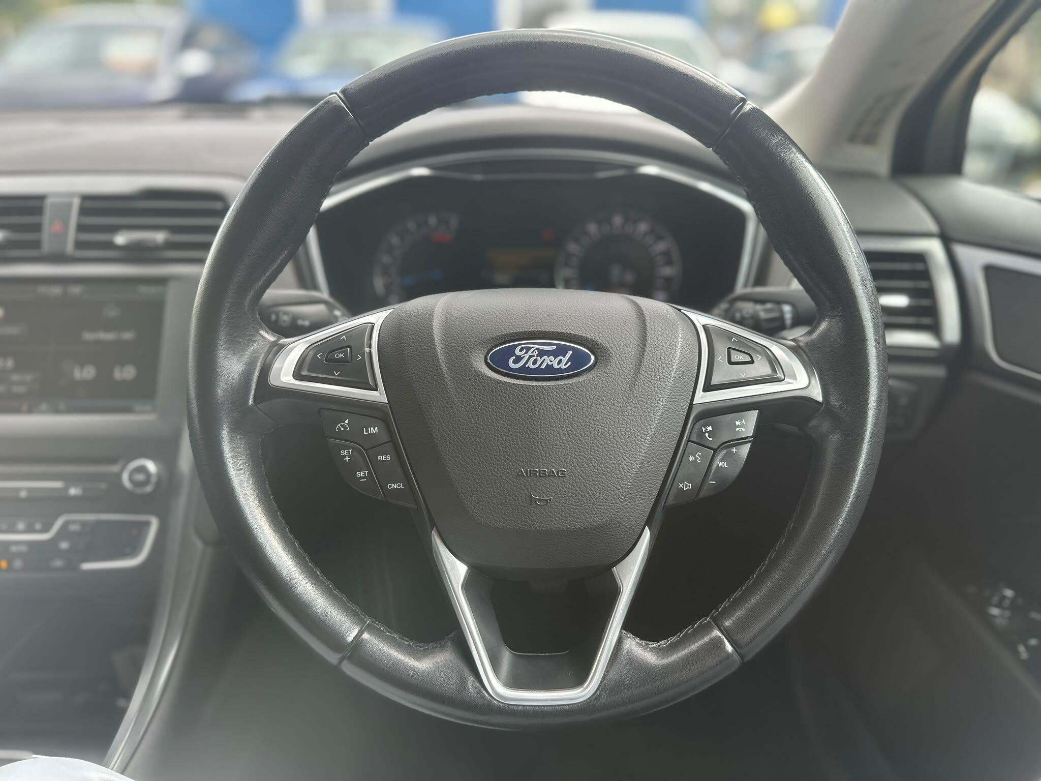 Ford Mondeo view 21