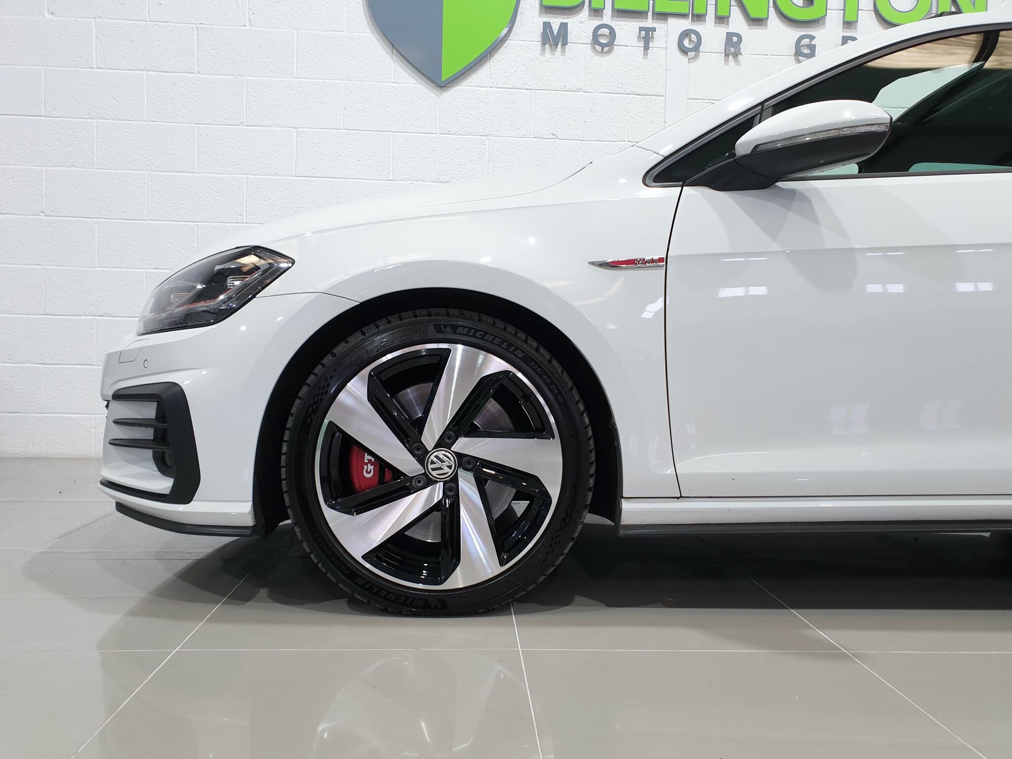 Volkswagen Golf view 23