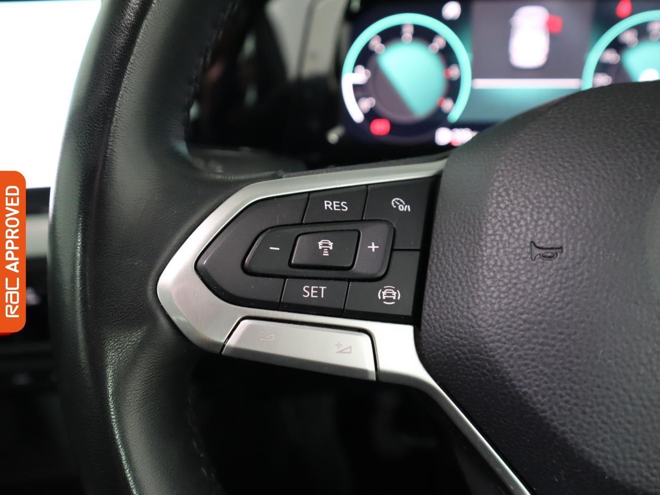 Volkswagen Golf view 21