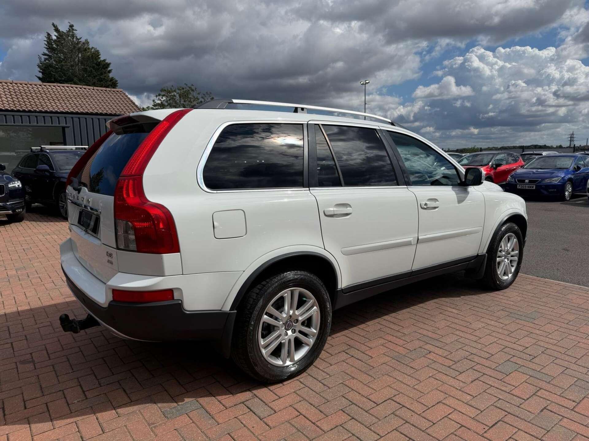 Volvo XC90 view 12
