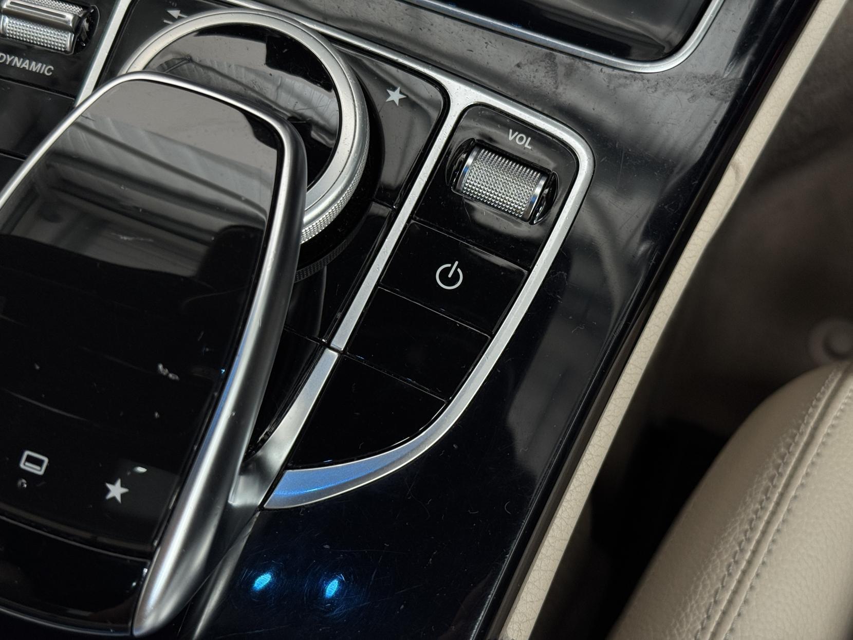 Mercedes-Benz C Class view 38
