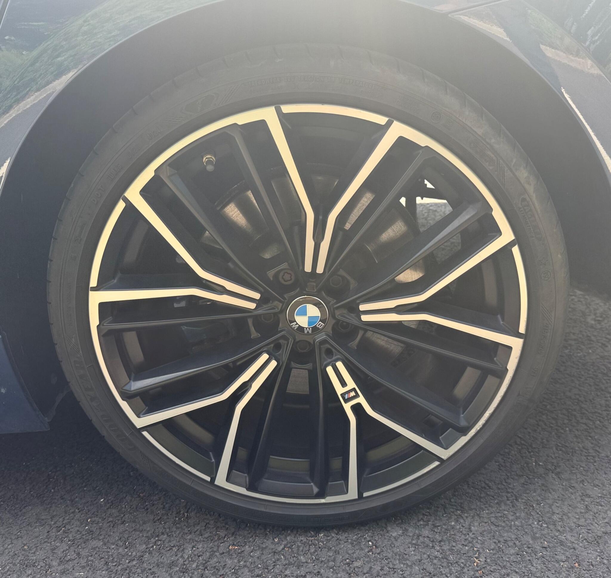 BMW 5 Series view 30
