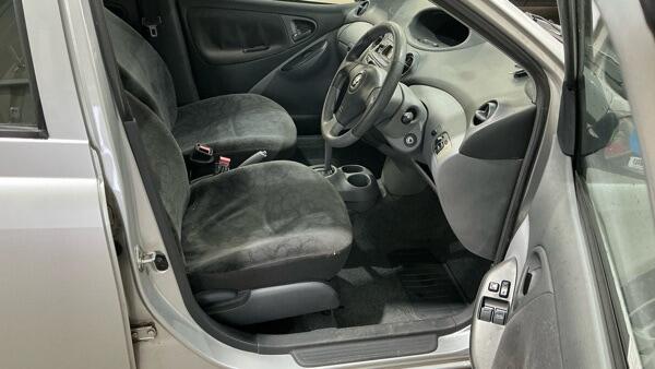 Toyota Yaris view 11