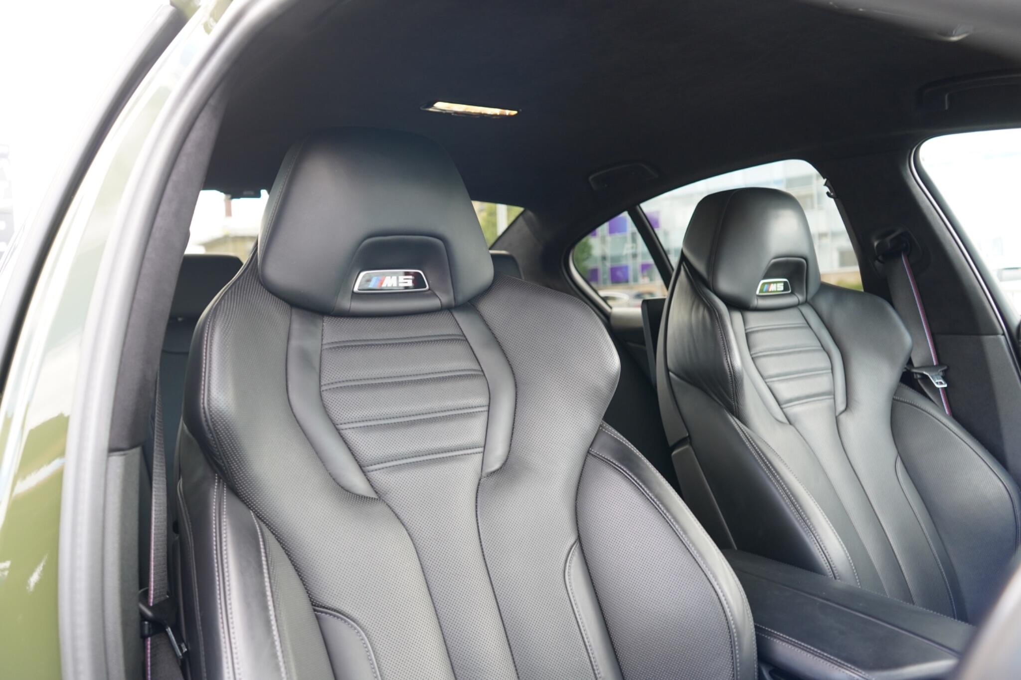 BMW M5 view 3
