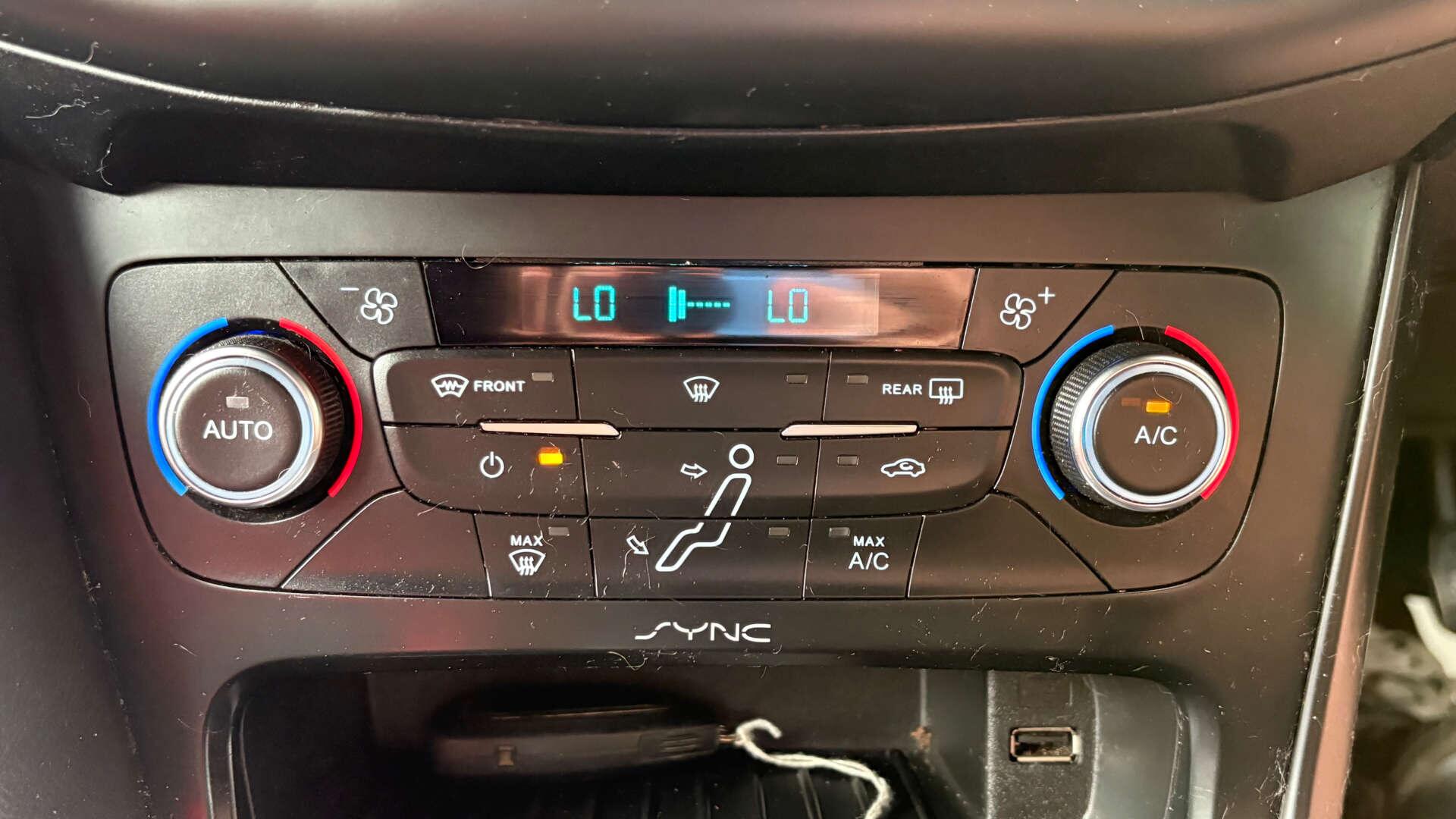 Ford Focus view 29