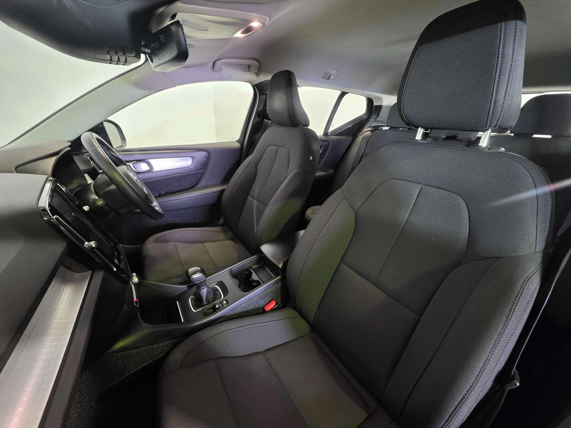 Volvo XC40 view 43