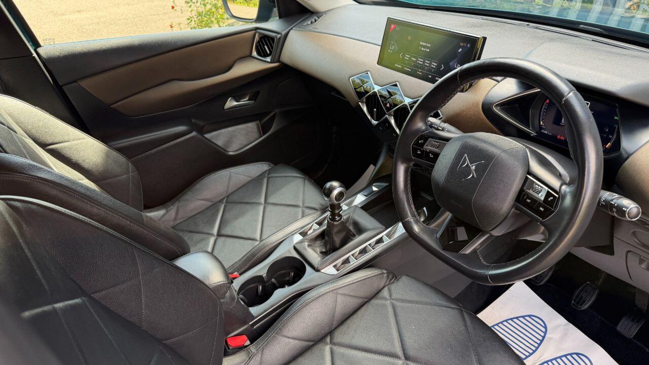 DS Automobiles DS 3 Crossback view 10